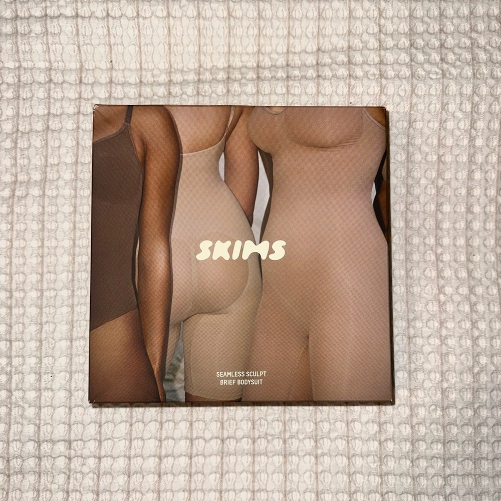 Skims Seamless Sculpt bodysuit onyx